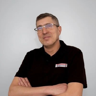 Денис Иваков