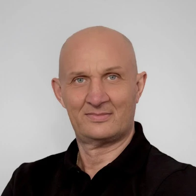 Олег Кобзаренко